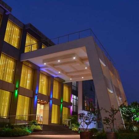 Club Emerald Mumbai Exterior photo