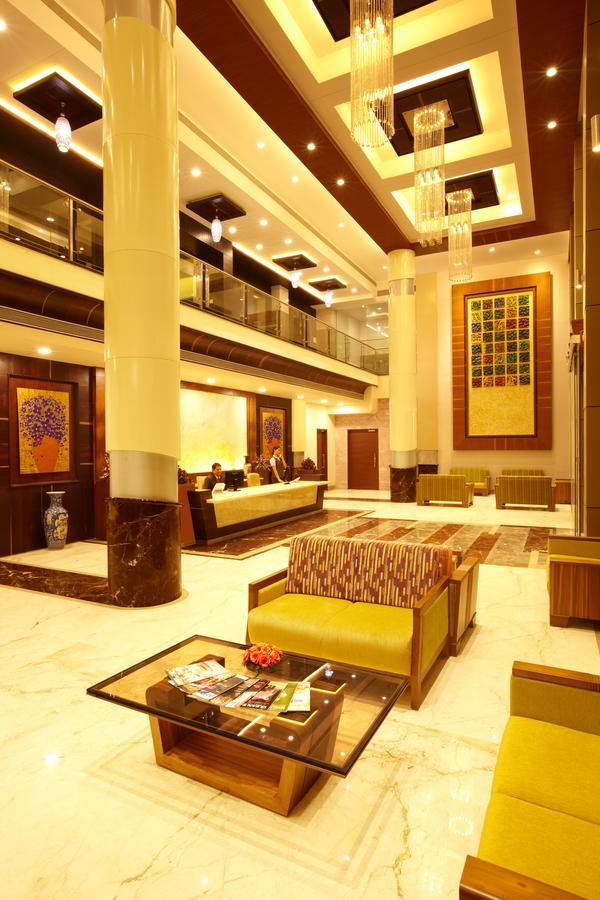 Club Emerald Mumbai Exterior photo